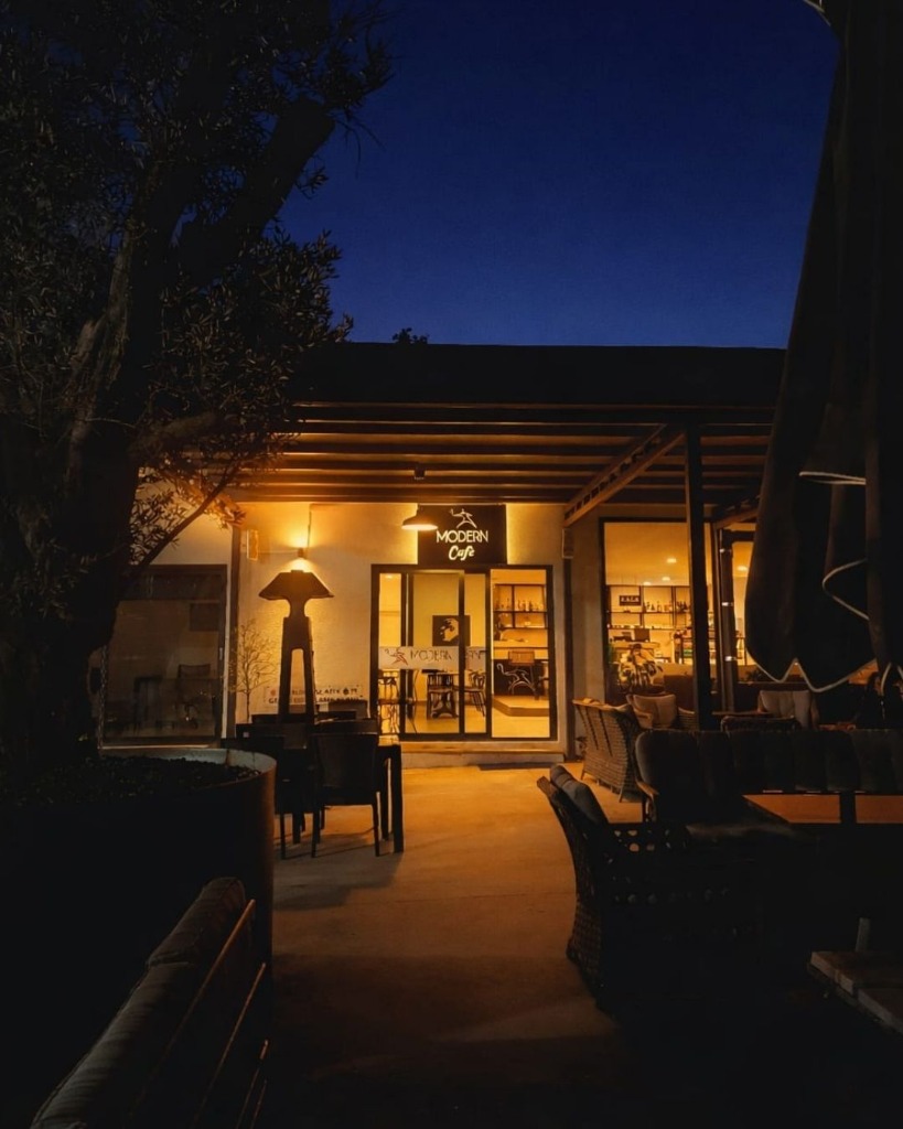 Modern Bodrum Cafe Gece