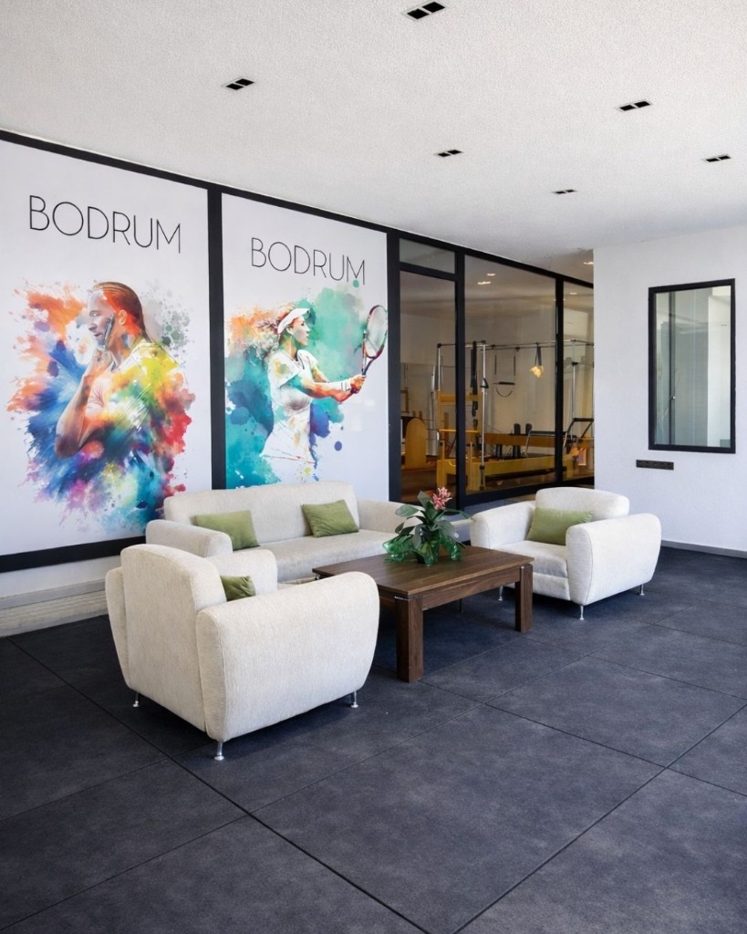 Modern Bodrum Lobi ve Dinlenme Alanı