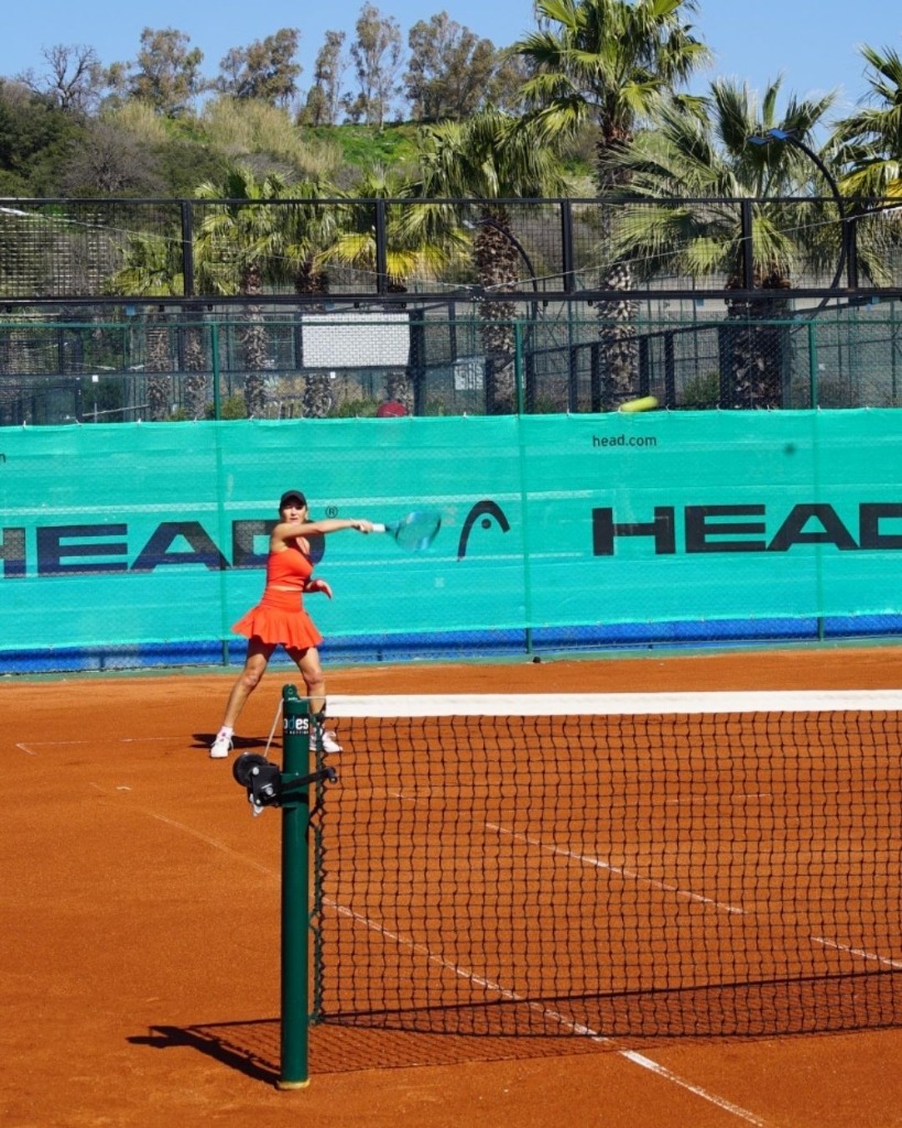 Modern Bodrum Tenis Forehand