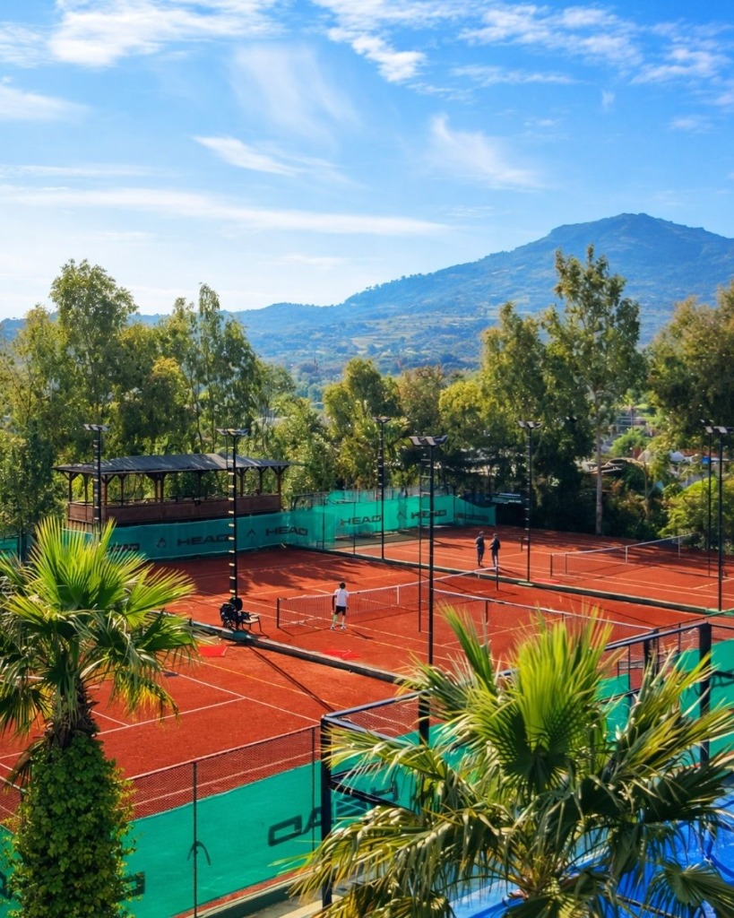 Modern Bodrum Tenis Kortları Panorama